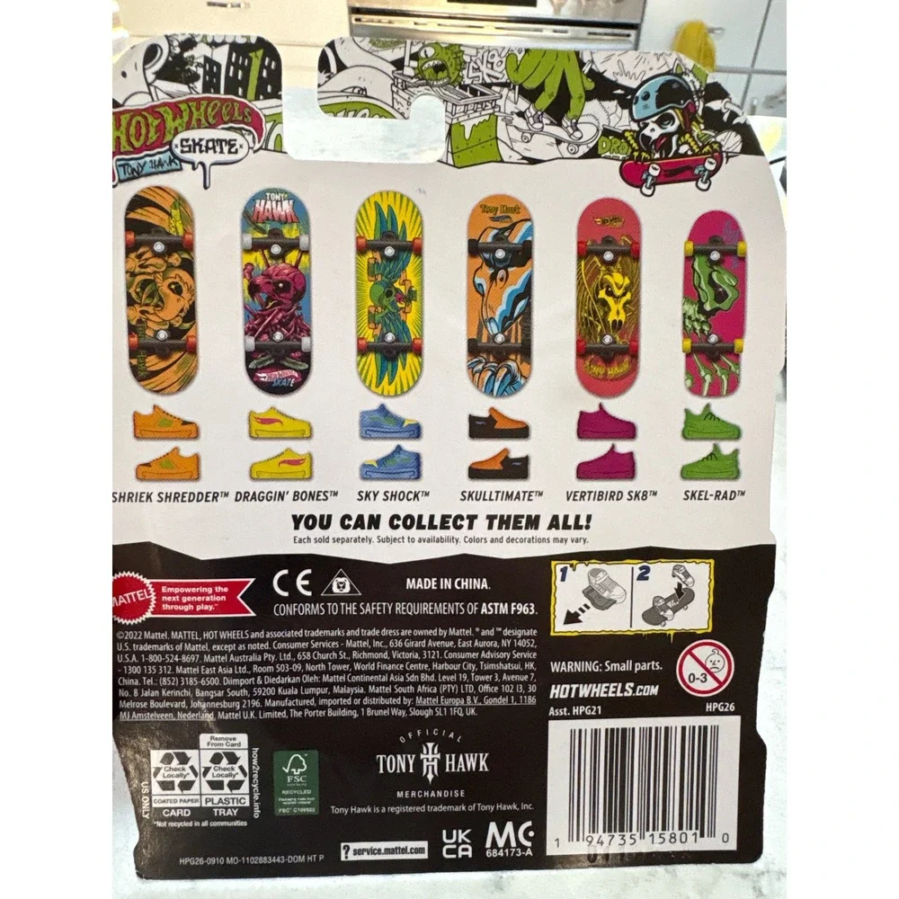 Hot Wheels Skate Tony Hawk Vertibird SK8 Fingerboard Pink Bird Skull HPG21 NEW